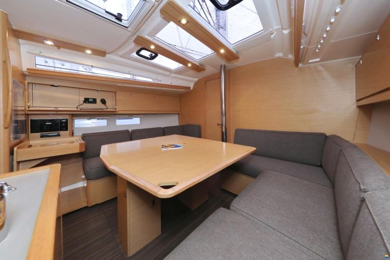 Dufour 390 GL