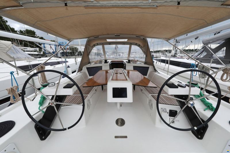 Dufour 390 GL