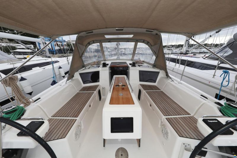 Dufour 390 GL