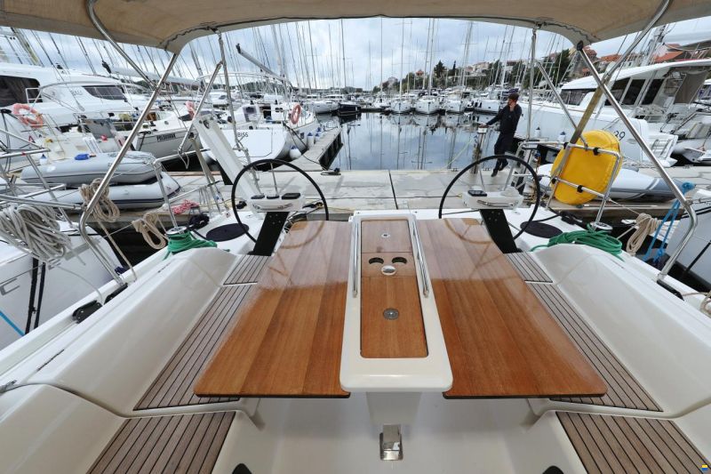 Dufour 390 GL