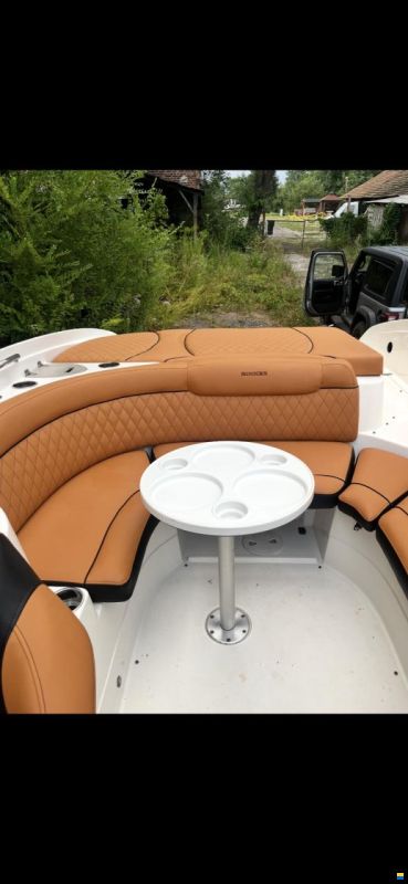 Rinker Cuddy 246 Captiva