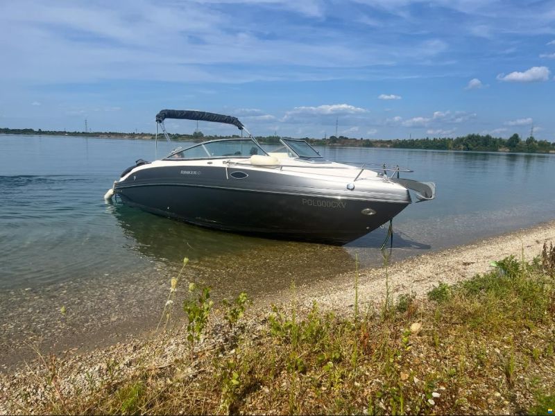 Rinker Cuddy 246 Captiva