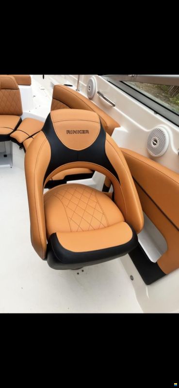 Rinker Cuddy 246 Captiva