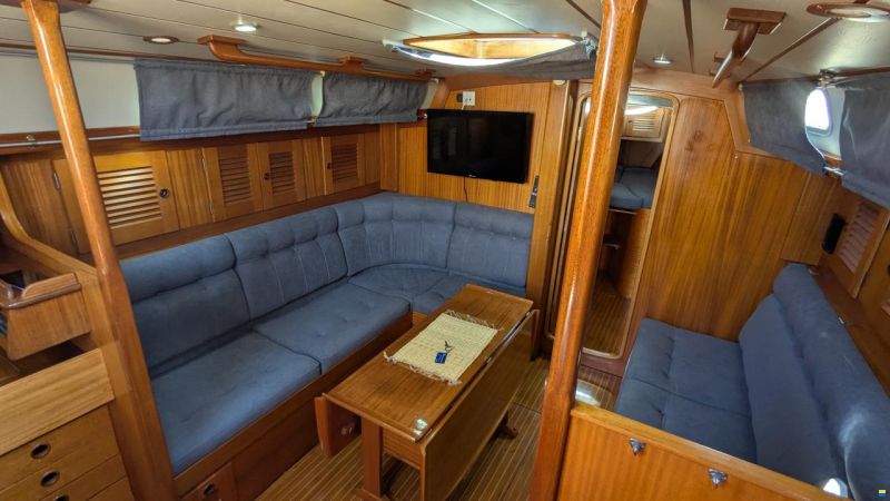 Hallberg-Rassy 42-F