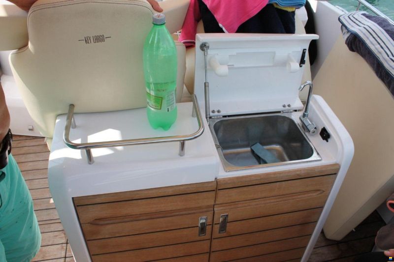 Sessa 27 KEY LARGO - VOLVO PENTA V8