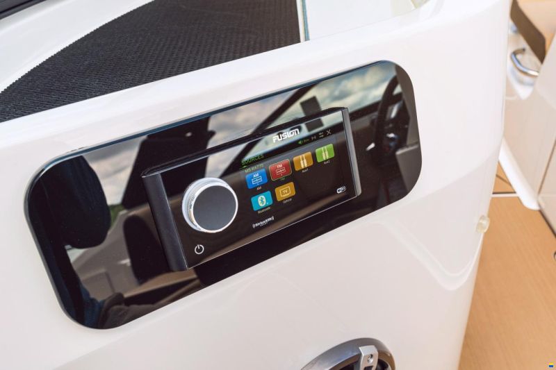 Sea Ray SDX 250 Surf Europe