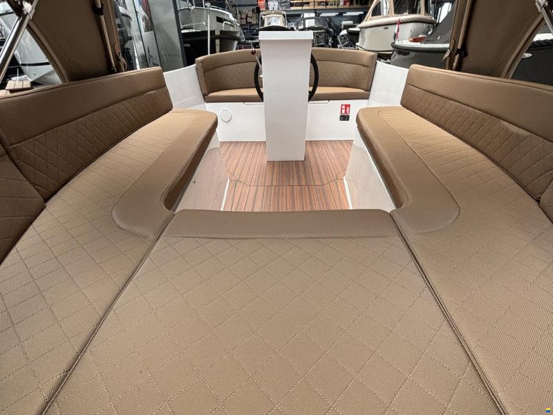 Maxima 550 Tender
