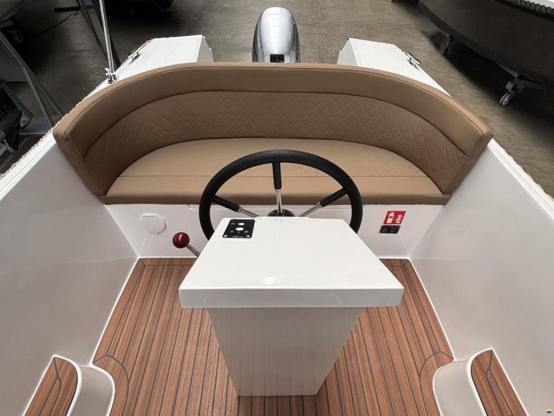 Maxima 550 Tender