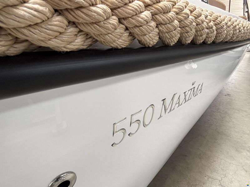 Maxima 550 Tender