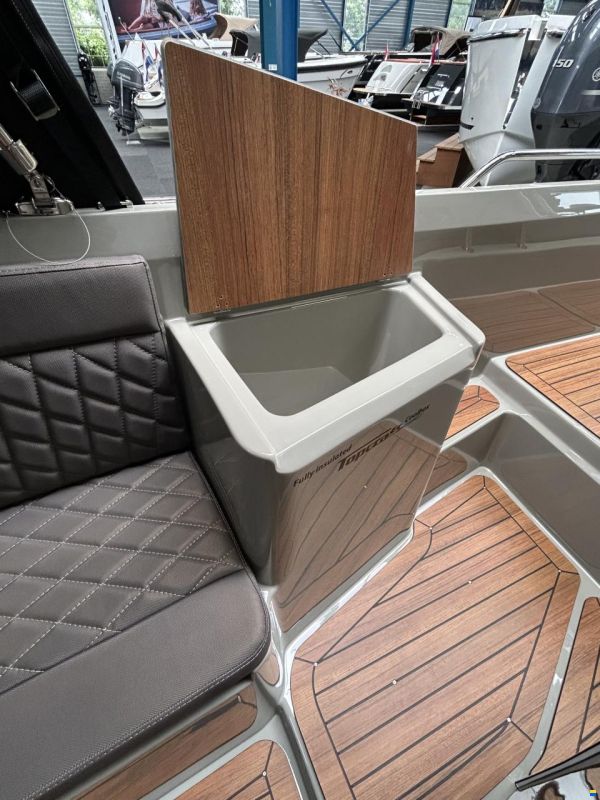 Topcraft 627 Tender