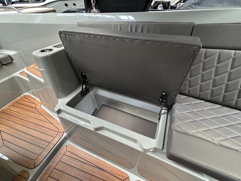 Topcraft 627 Tender