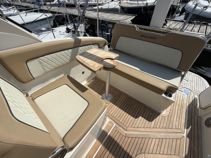 Bayliner Ciera 8