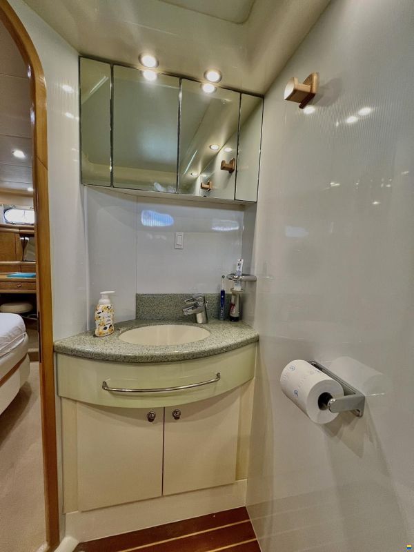 Fairline Squadron 62