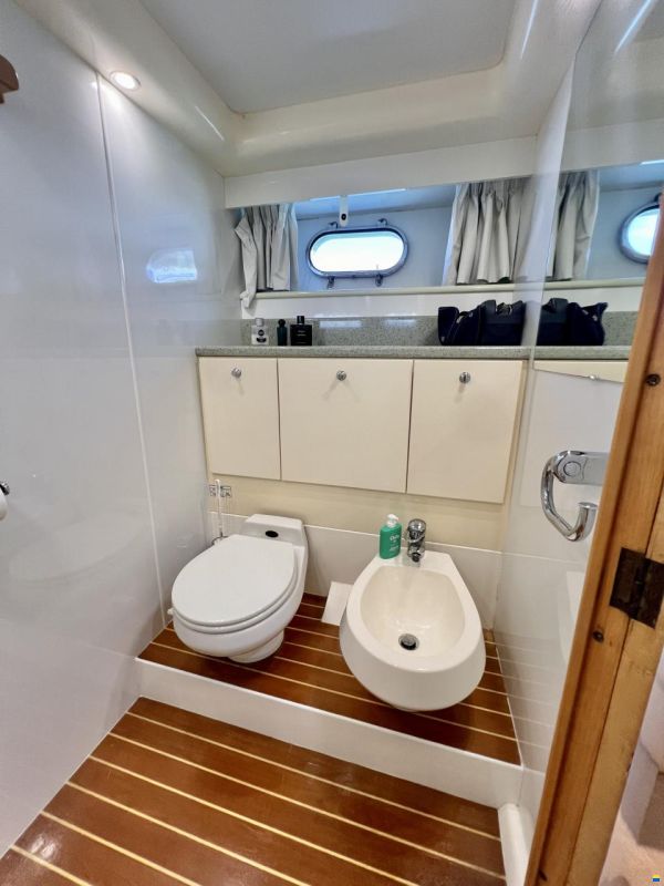 Fairline Squadron 62