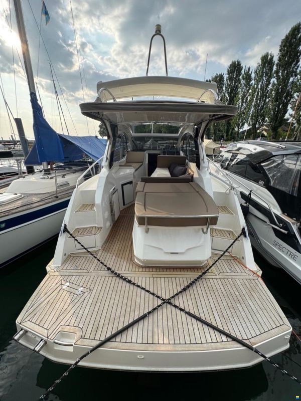 Galeon 305 HTS