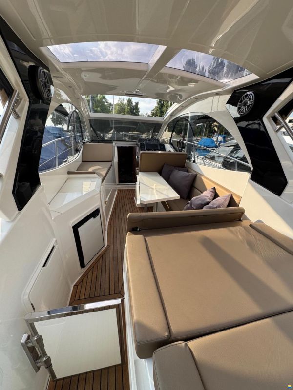 Galeon 305 HTS