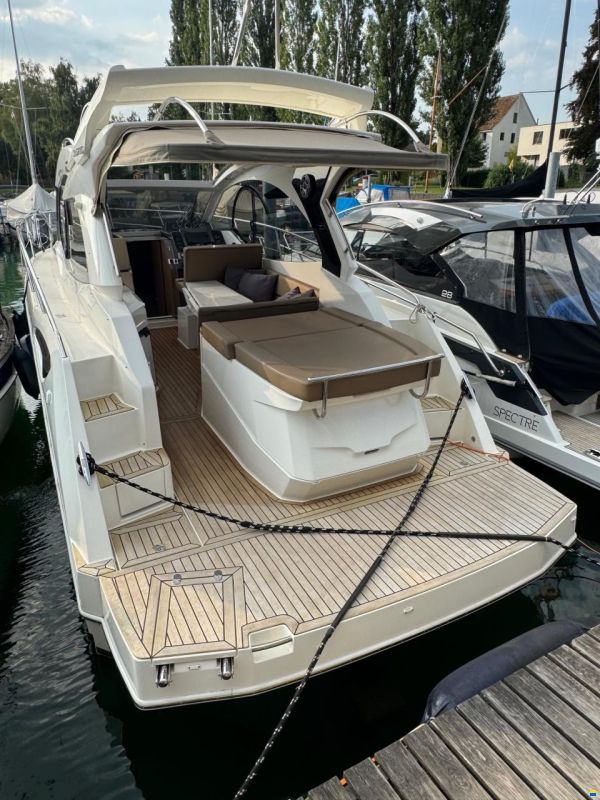 Galeon 305 HTS