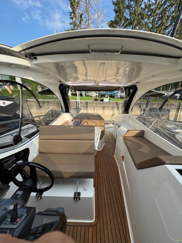 Galeon 305 HTS
