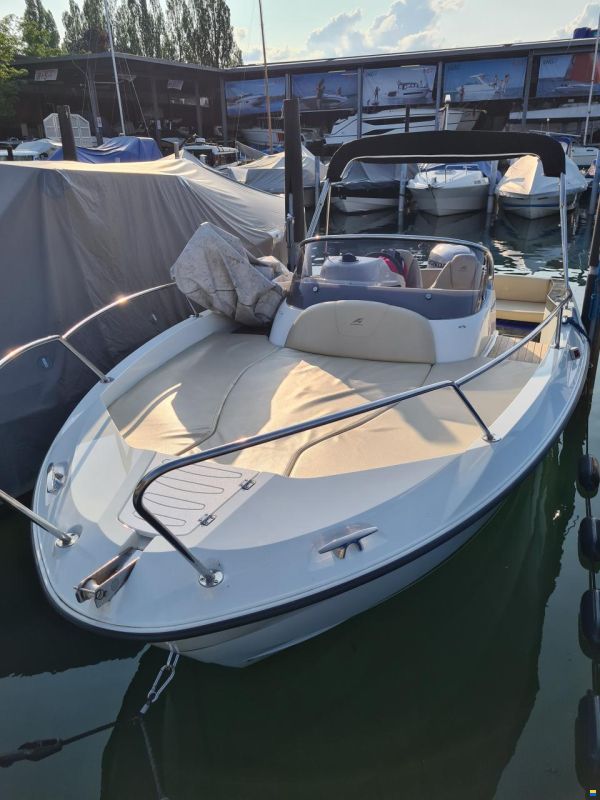Karnic 2052 Sundeck