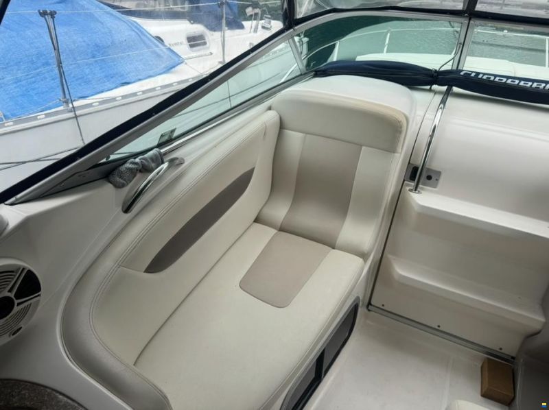 Chaparral 250 Signature