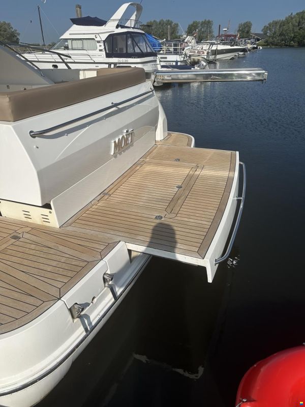 Sealine T50