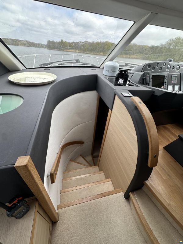 Sealine T50
