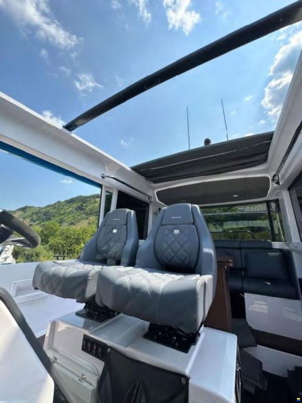 Axopar 37 Cross Cabin BRABUS Line