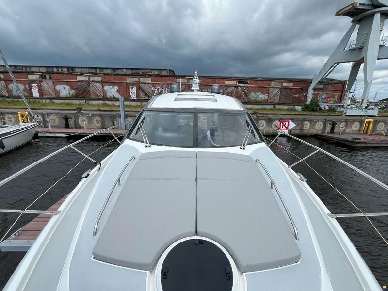 Sunseeker Predator 52