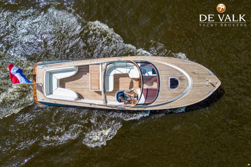 Long Island 33 Runabout