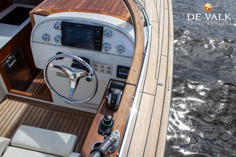 Long Island 33 Runabout
