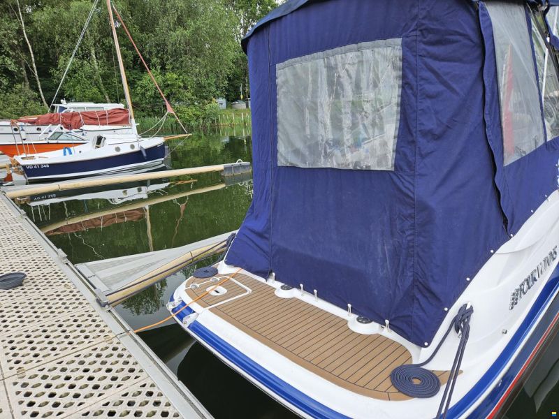 Four Winns Vista 258