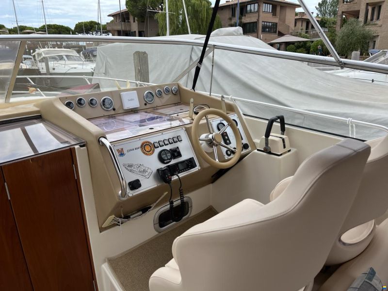 Fjord Dolphin 975