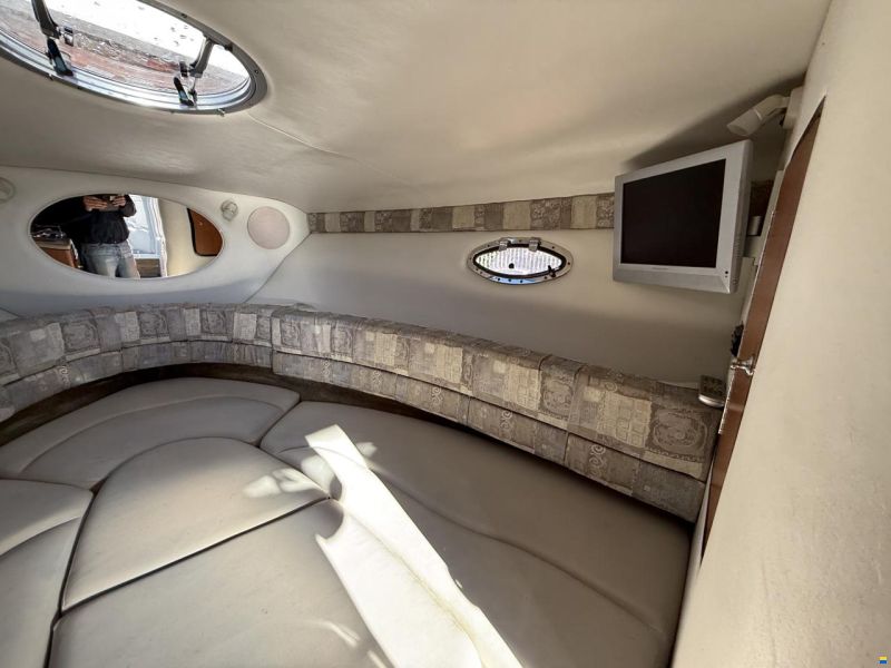 Crownline 270 CR