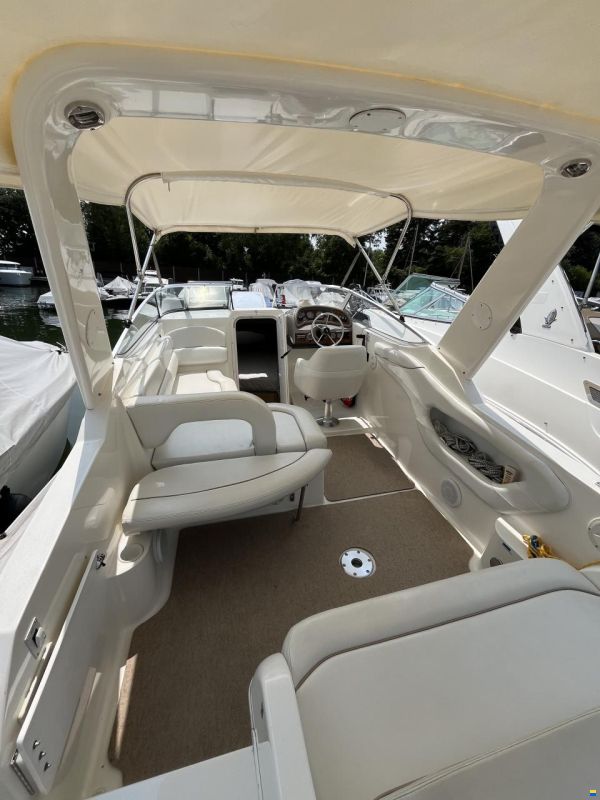 Wellcraft Martinique 2400