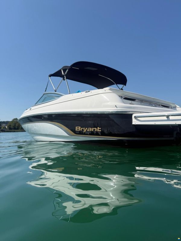 Bryant Boats 200