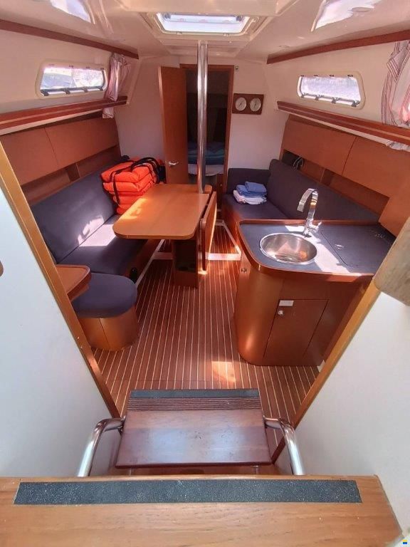 Hanse 325