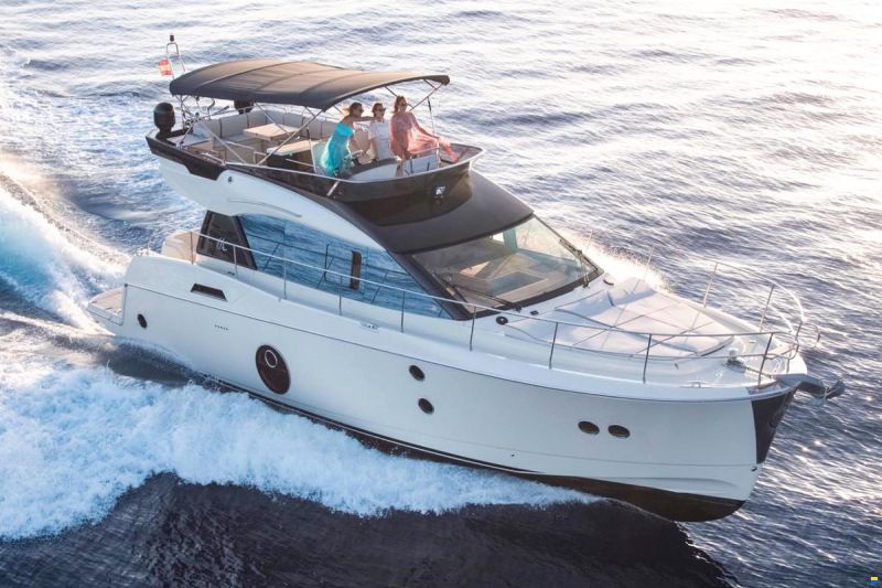 Monte Carlo Yachts 5