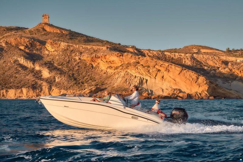 Clear Marine Aries Open + Yamaha 40/60