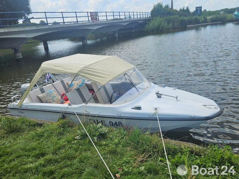 Hellwig Boote Hellwig Triton 420