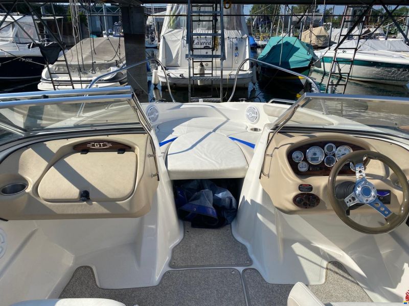 Glastron GT 225