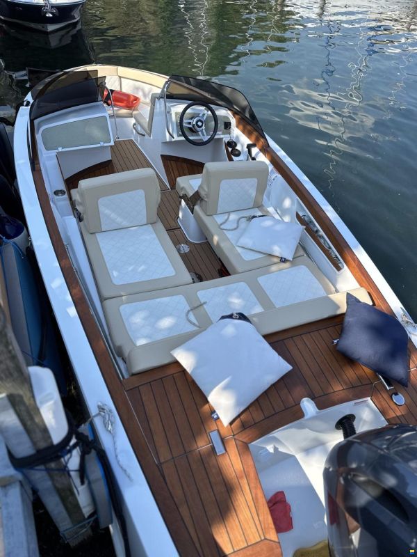 VTS Boats Flying Shark 5.7