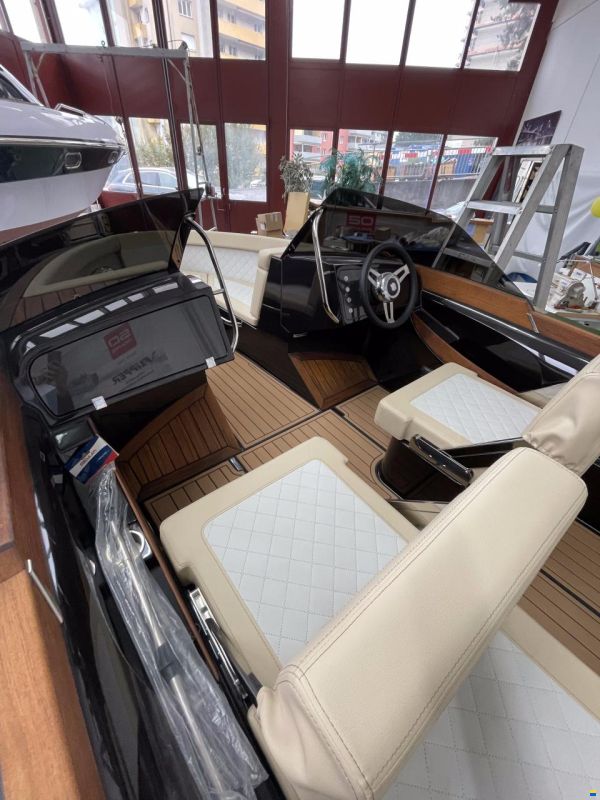 VTS Boats Flying Shark 5.7