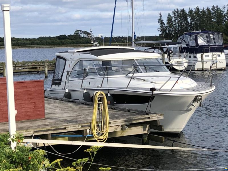 Marex 310 Sun Cruiser