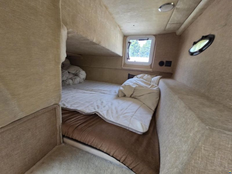 Bayliner 2755 mit Strassenanhänger