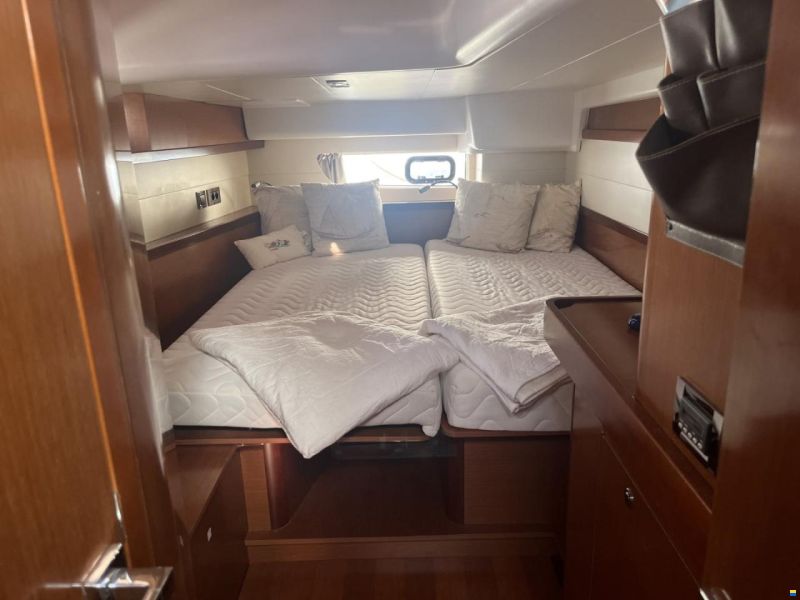 Beneteau Segelyacht Beneteau Oceanis 58
