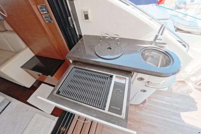 Sea Ray L650 Fly