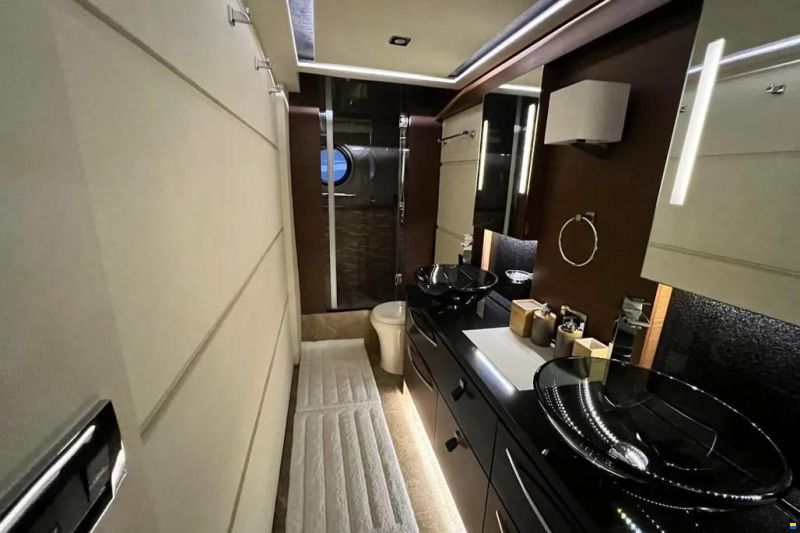 Sea Ray L650 Fly
