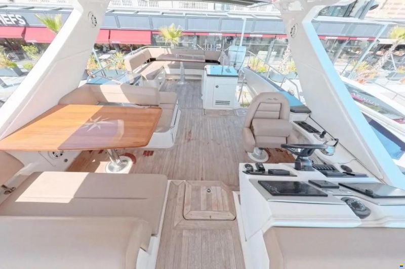 Sea Ray L650 Fly