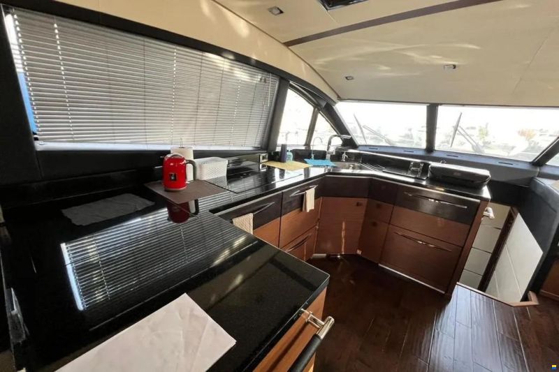 Sea Ray L650 Fly