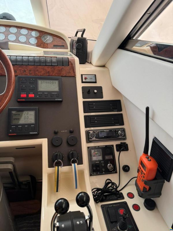 Fairline Squadron 59